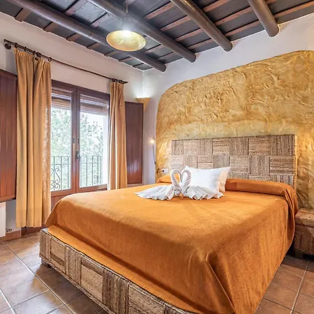 Hotel & El Cercado